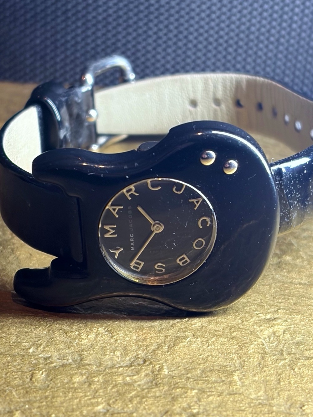 Vintage - Early 2000s Marc Jacobs black watch with patent leather strap - Picture 2 of 6
